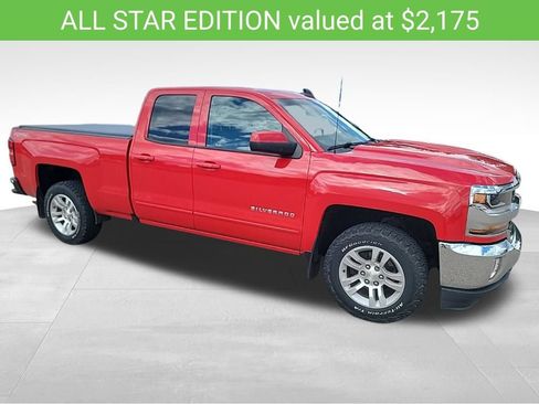 Used 2017 Chevrolet Silverado 1500 LT w/ All Star Edition AWD/4WD image 3