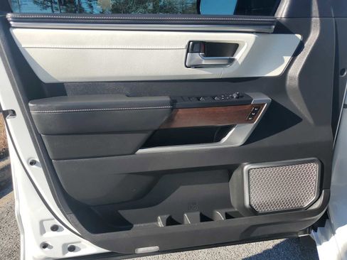 Used 2025 Toyota Sequoia Capstone image 16