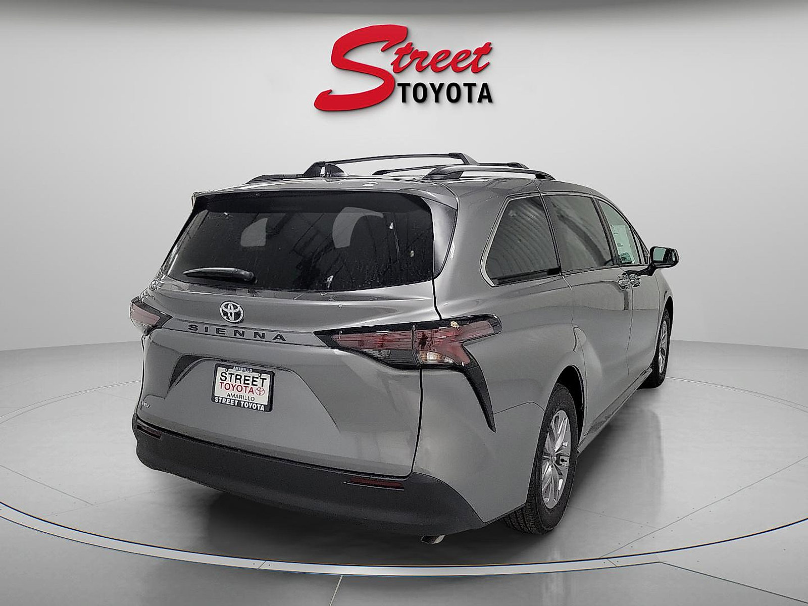 Certified 2026 Toyota Sienna LE FWD image 4