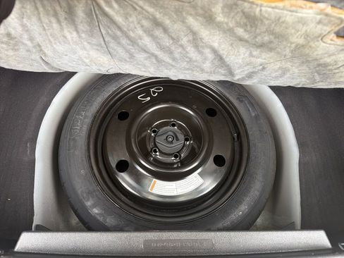 Used 2013 Ford Explorer Limited image 44