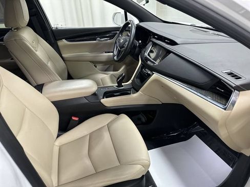 Used 2019 Cadillac XT5 AWD image 18