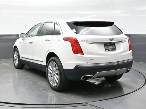 Used 2017 Cadillac XT5 Platinum w/ Driver Assist Package AWD/4WD image 5