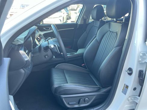 Used 2026 Genesis G70 2.5T Prestige RWD image 15