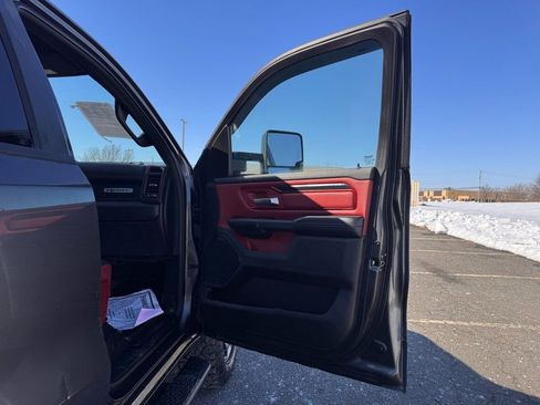 Used 2019 RAM 1500 Rebel image 30