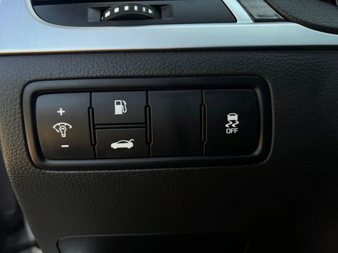 Used 2016 Hyundai Genesis 3.8 image 12