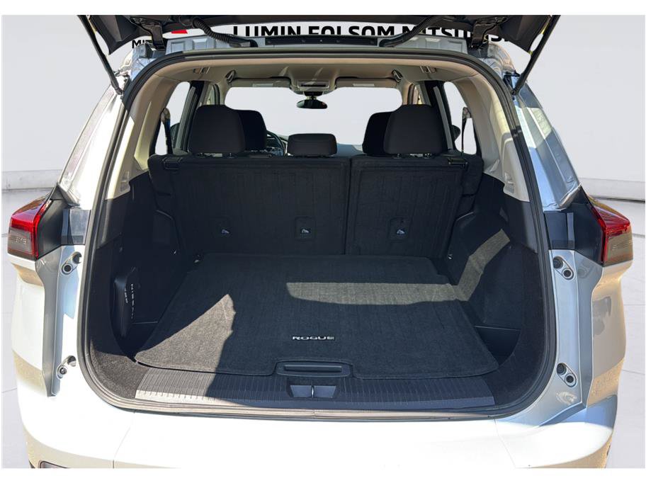 Used 2024 Nissan Rogue S AWD/4WD image 14