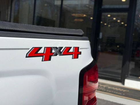 Used 2019 Chevrolet Silverado 1500 LT AWD/4WD image 39