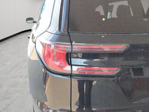 Used 2025 GMC Acadia Elevation AWD/4WD image 47