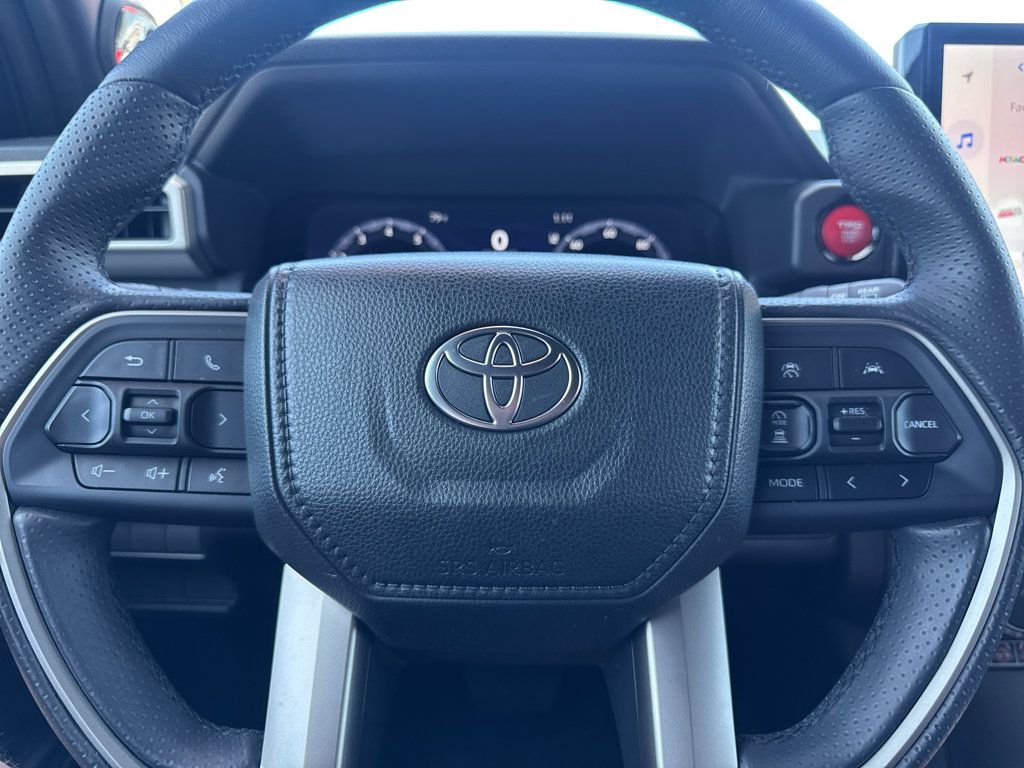 Certified 2025 Toyota 4Runner TRD Off-Road Premium AWD/4WD image 18