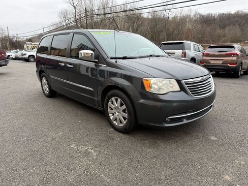 Used 2011 Chrysler Town & Country Touring-L w/ Entertainment Group #2 image 3