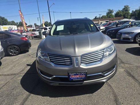 Used 2016 Lincoln MKX Reserve w/ Climate Package AWD/4WD image 3