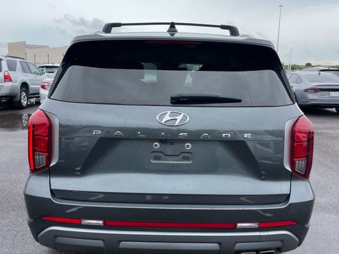 Used 2024 Hyundai Palisade SEL w/ Premium Package FWD image 4