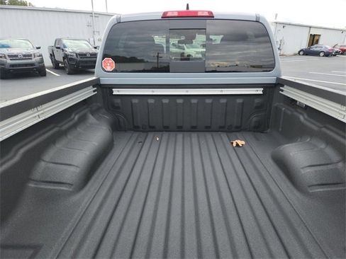 New 2026 Nissan Frontier SV w/ SV Convenience Package image 5