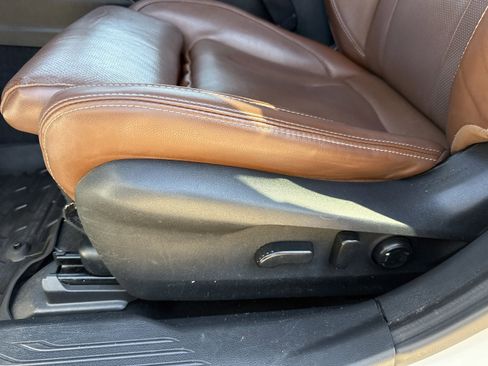 Used 2020 Subaru Outback Touring w/ Popular Package #2 image 12