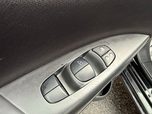 Used 2019 Nissan Sentra SV w/ Special Edition Package FWD image 19