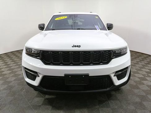 Used 2023 Jeep Grand Cherokee Altitude AWD/4WD image 4