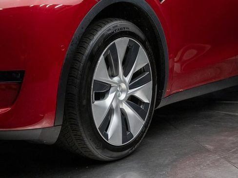 Used 2021 Tesla Model Y Long Range image 7