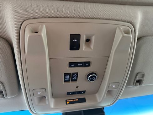 Used 2016 Cadillac Escalade Premium image 25