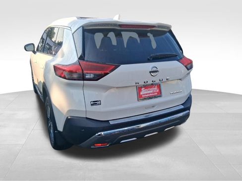 Used 2021 Nissan Rogue Platinum FWD image 3