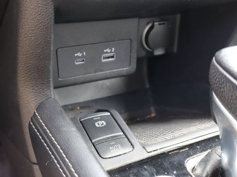 Used 2021 Nissan Kicks SR w/ Exterior Package FWD image 22