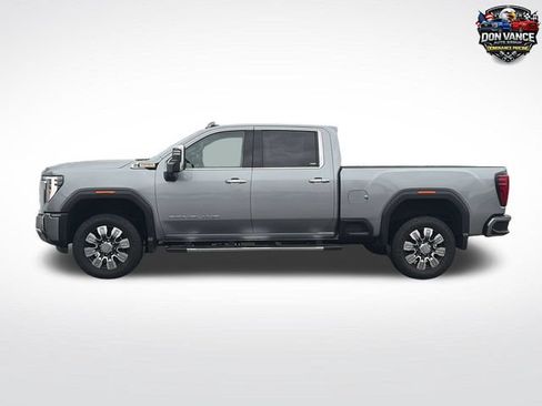 Used 2024 GMC Sierra 2500 Denali w/ Denali Reserve Package AWD/4WD image 3