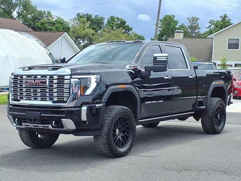 Used 2024 GMC Sierra 2500 Denali w/ Denali Reserve Package image 3