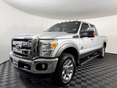 Used 2011 Ford F250 Lariat w/ Lariat Interior Pkg AWD/4WD image 2