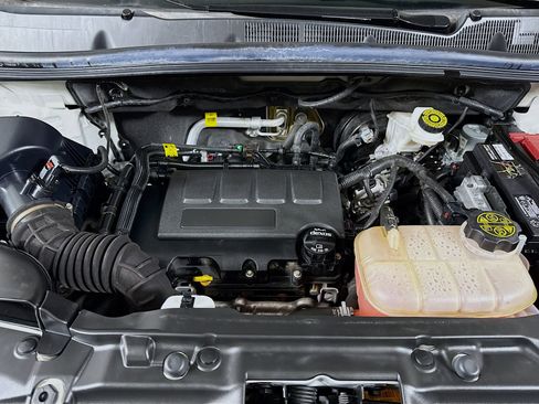 Used 2021 Buick Encore Preferred image 39