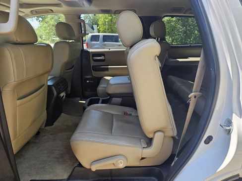 Used 2011 Toyota Sequoia Platinum AWD/4WD image 35
