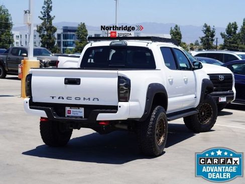 Used 2018 Toyota Tacoma TRD Sport w/ Technology Package RWD image 8