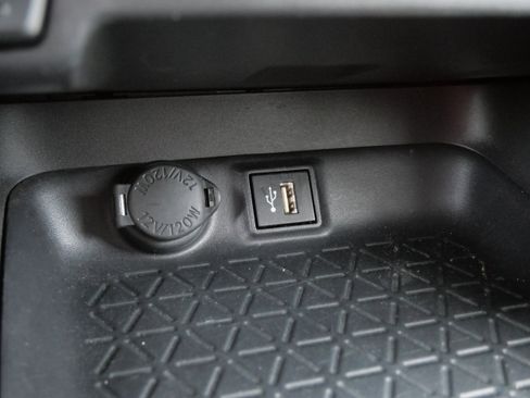 Certified 2025 Toyota RAV4 XLE image 33