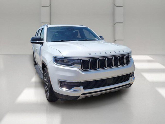 Used 2024 Jeep Wagoneer L Series II RWD image 3