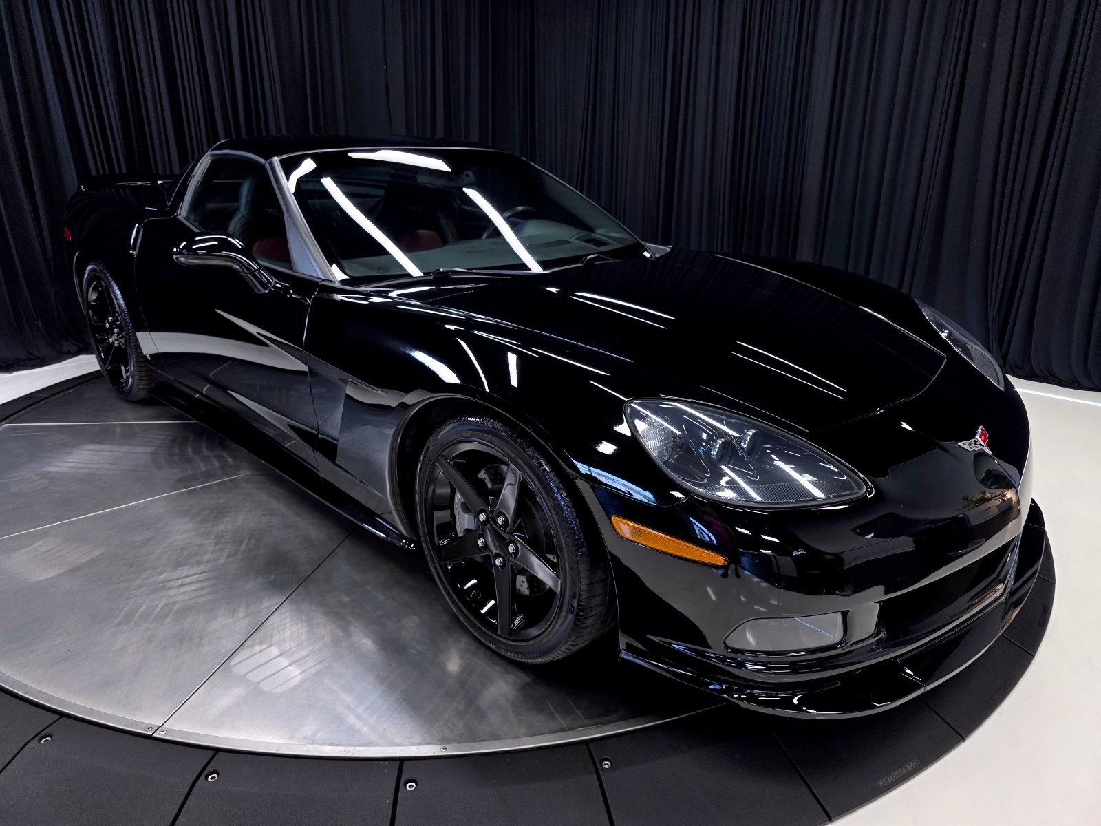 Used 2007 Chevrolet Corvette Coupe w/ Preferred Equipment Group RWD image 38