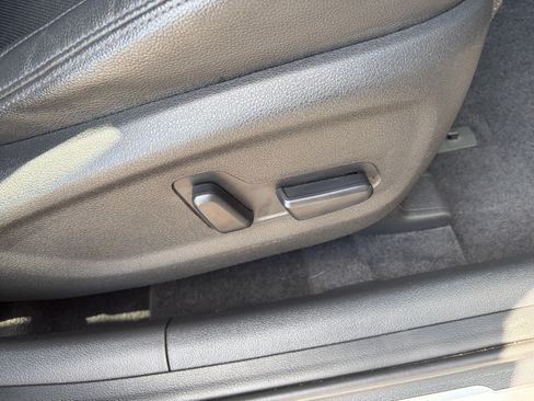 Used 2016 Hyundai Tucson Limited w/ Option Group 03 FWD image 18