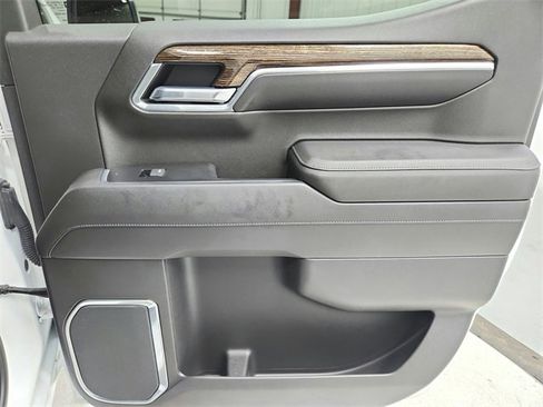 Used 2022 GMC Sierra 1500 SLE image 43