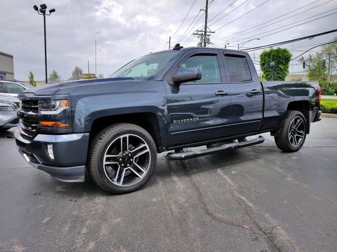 Used 2017 Chevrolet Silverado 1500 LT w/ LPO, Black Pack image 8