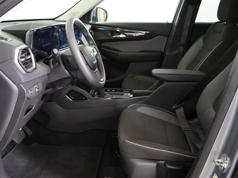 Used 2025 Chevrolet TrailBlazer LT image 18