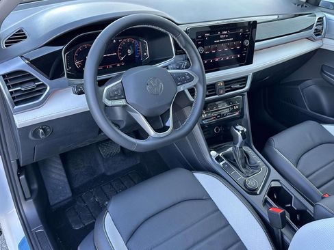 New 2026 Volkswagen Taos SEL image 10
