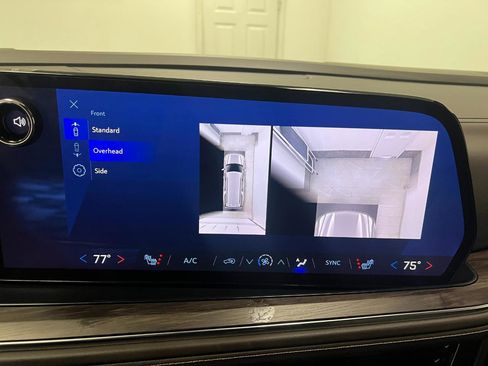 Used 2025 Chevrolet Suburban LT image 49