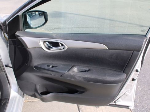 Used 2013 Nissan Sentra S image 19