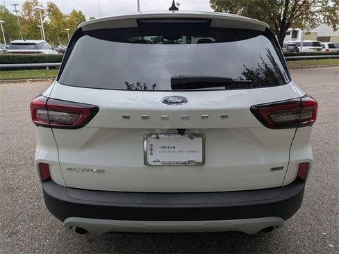 Used 2023 Ford Escape Active image 4