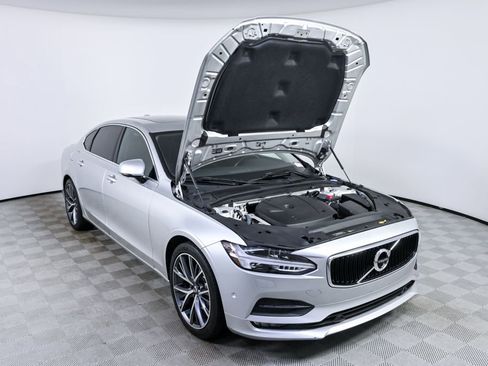 Used 2018 Volvo S90 T5 Momentum w/ Convenience Package AWD/4WD image 32
