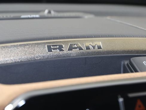 Used 2023 RAM 1500 Limited AWD/4WD image 34