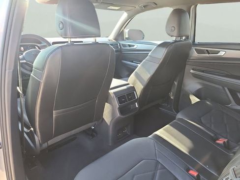 Used 2024 Volkswagen Atlas Cross Sport SE image 15