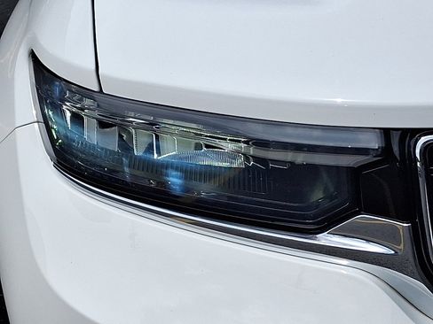 Certified 2023 Jeep Grand Cherokee L Limited w/ Luxury Tech Group II image 10