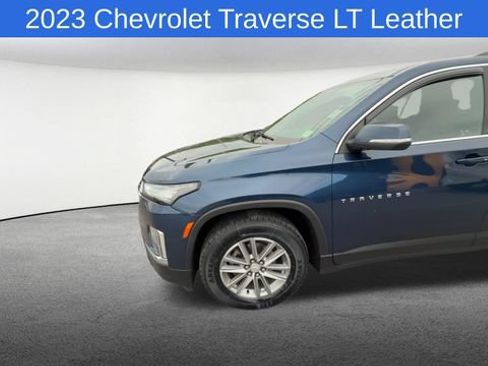 Used 2023 Chevrolet Traverse LT AWD/4WD image 4