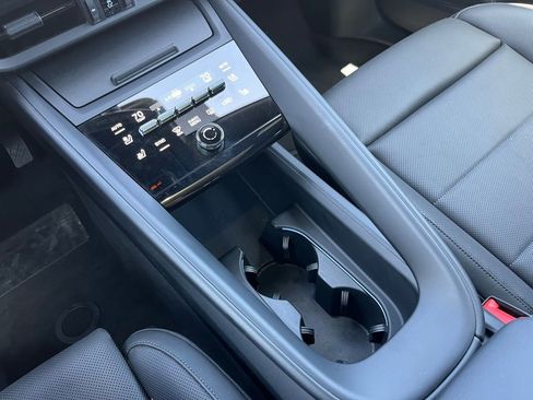 Used 2025 Porsche Macan Electric w/ Premium Package RWD image 19