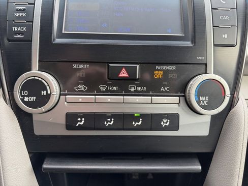 Used 2012 Toyota Camry LE image 26