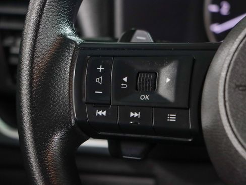 Used 2024 Nissan Rogue S FWD image 13