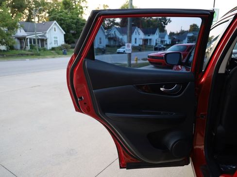 Used 2017 Nissan Rogue Sport SV image 17